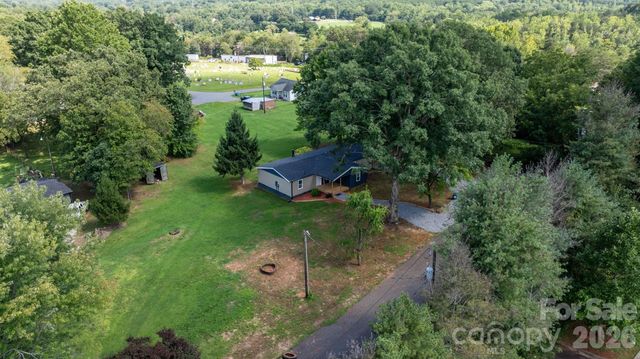 160 Green Street, Rutherford College, NC 28612