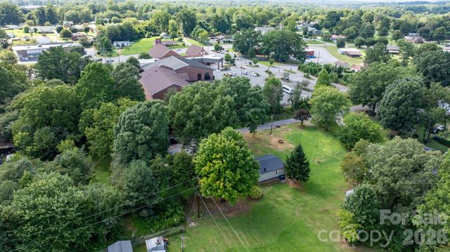 160 Green Street, Rutherford College, NC 28612