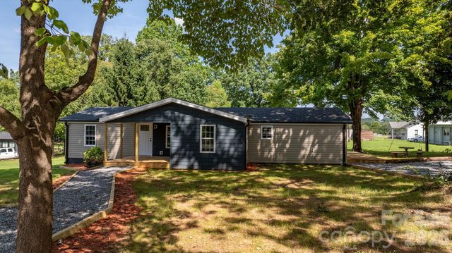 160 Green Street, Rutherford College, NC 28612