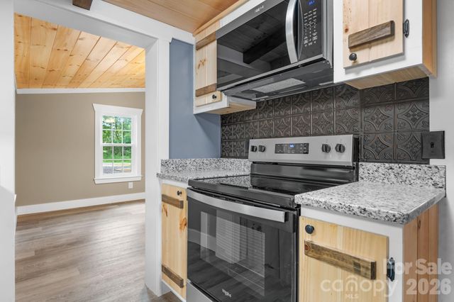 160 Green Street, Rutherford College, NC 28612
