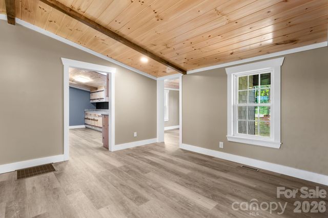 160 Green Street, Rutherford College, NC 28612