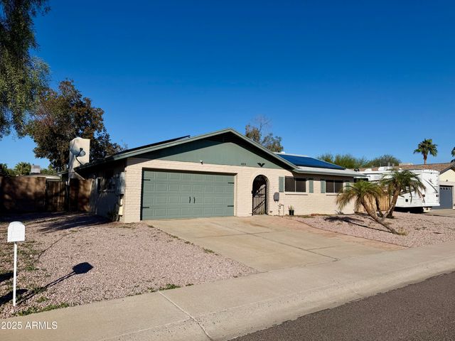 4818 W BEVERLY Lane, Glendale, AZ 85306