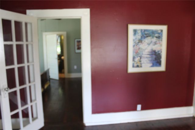 2818 S Blades Street, Greenville, TX 75401