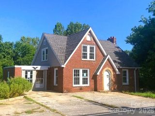 2689 Harris Henrietta Road, Mooresboro, NC 28114