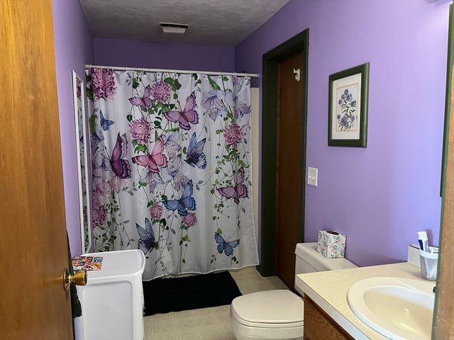 51 Londonderry Rd 51, Grafton, MA 01519