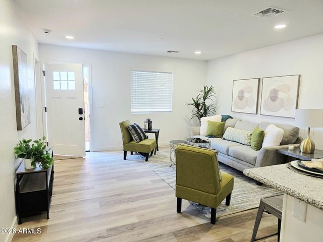 1833 W Hadley Street, Phoenix, AZ 85007