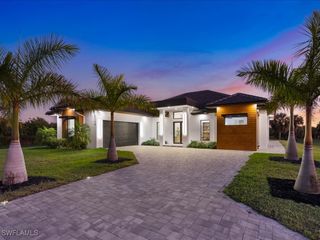 424 Shady Hollow BLVD W, Naples, FL 34120