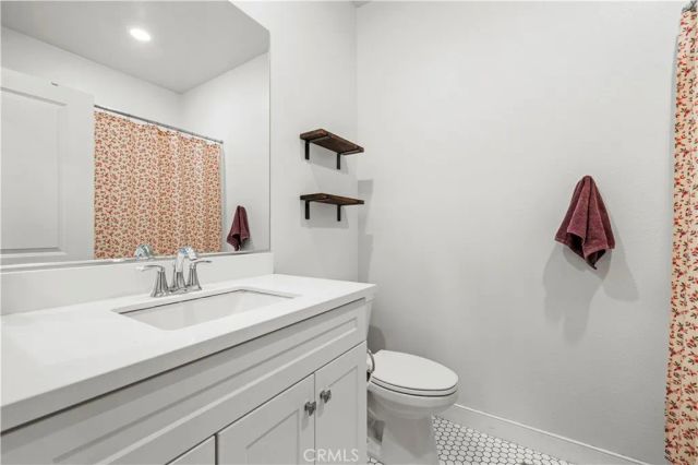 22838 Concord 80, Saugus, CA 91350