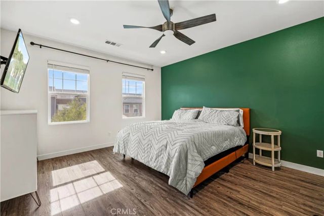 22838 Concord 80, Saugus, CA 91350