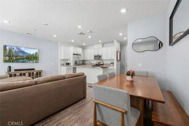 22838 Concord 80, Saugus, CA 91350