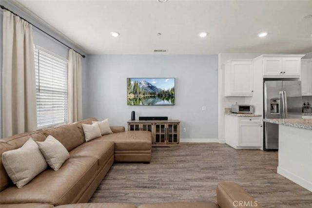 22838 Concord 80, Saugus, CA 91350