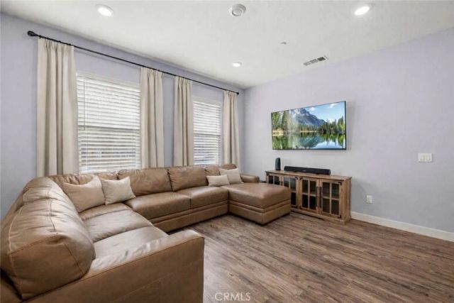 22838 Concord 80, Saugus, CA 91350