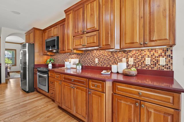 W287N6371 Broadwing COURT, Hartland, WI 53029