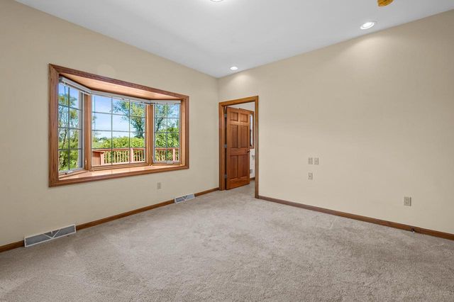 W287N6371 Broadwing COURT, Hartland, WI 53029