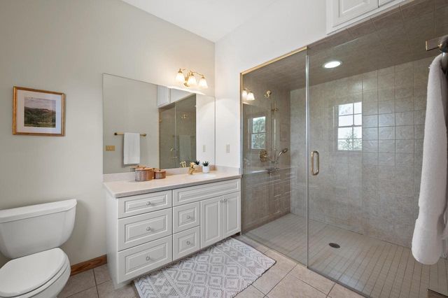 W287N6371 Broadwing COURT, Hartland, WI 53029
