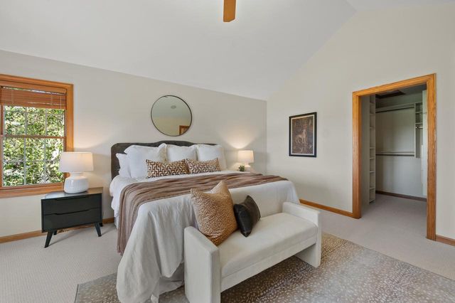 W287N6371 Broadwing COURT, Hartland, WI 53029