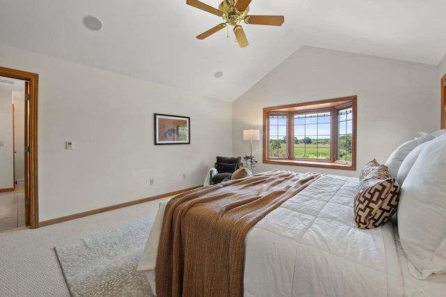 W287N6371 Broadwing COURT, Hartland, WI 53029