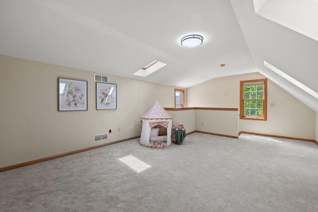 W287N6371 Broadwing COURT, Hartland, WI 53029
