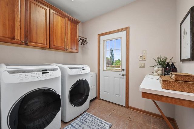 W287N6371 Broadwing COURT, Hartland, WI 53029