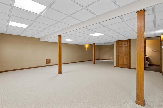 W287N6371 Broadwing COURT, Hartland, WI 53029