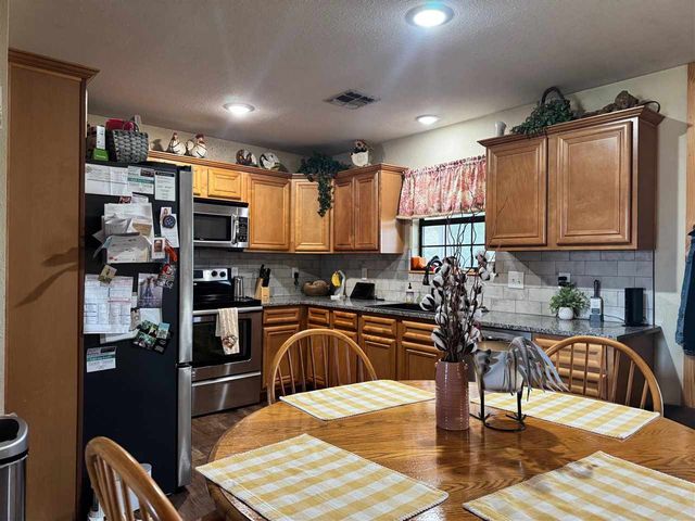 14063 NE Carlson Rd, Elgin, OK 73538