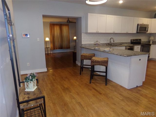 619 S 4th Street, Greenville, IL 62246