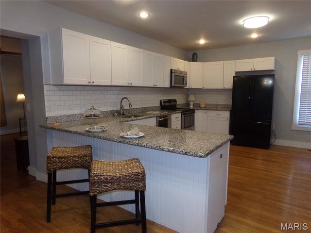 619 S 4th Street, Greenville, IL 62246