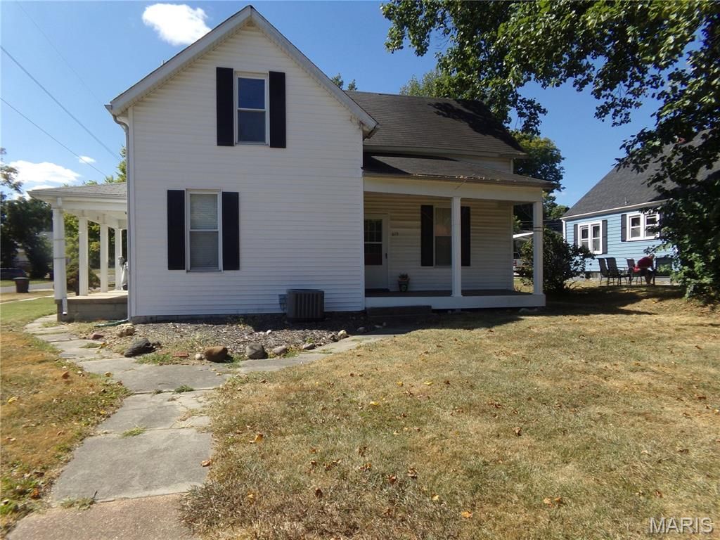 619 S 4th Street, Greenville, IL 62246
