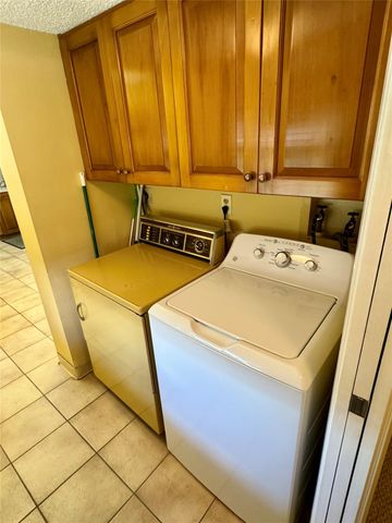 3520 Oaks Way 807, Pompano Beach, FL 33069