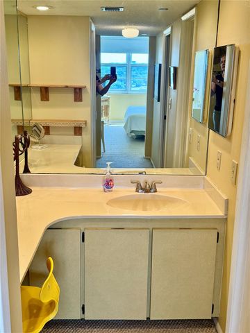 3520 Oaks Way 807, Pompano Beach, FL 33069