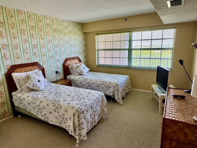 3520 Oaks Way 807, Pompano Beach, FL 33069