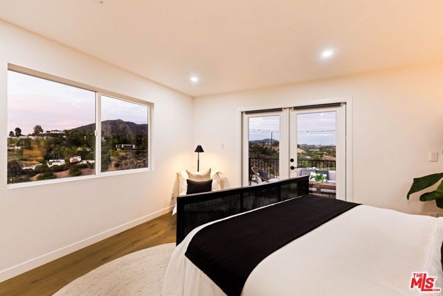 6837 Cahuenga Park Trail, Los Angeles, CA 90068