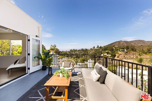6837 Cahuenga Park Trail, Los Angeles, CA 90068