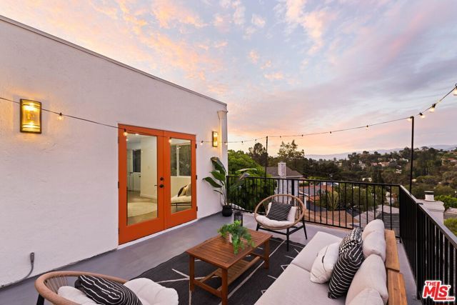 6837 Cahuenga Park Trail, Los Angeles, CA 90068