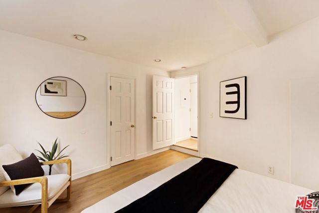 6837 Cahuenga Park Trail, Los Angeles, CA 90068