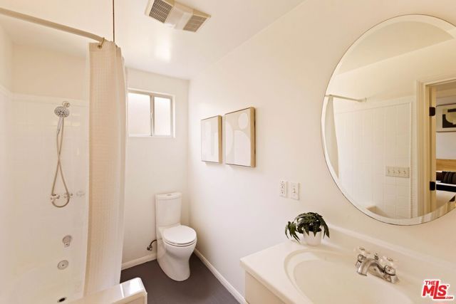 6837 Cahuenga Park Trail, Los Angeles, CA 90068