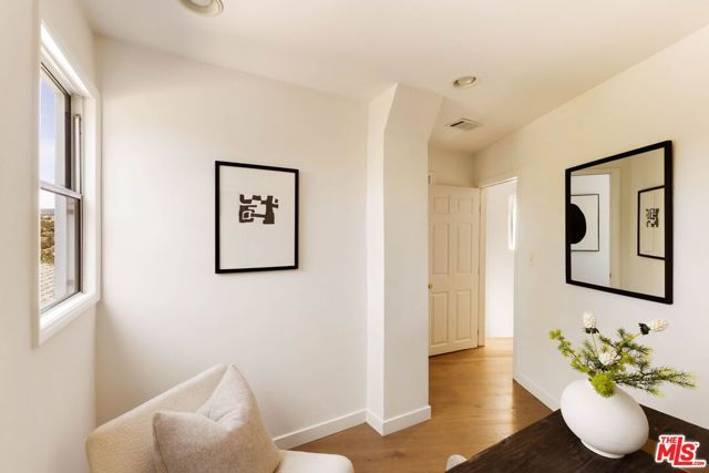 6837 Cahuenga Park Trail, Los Angeles, CA 90068
