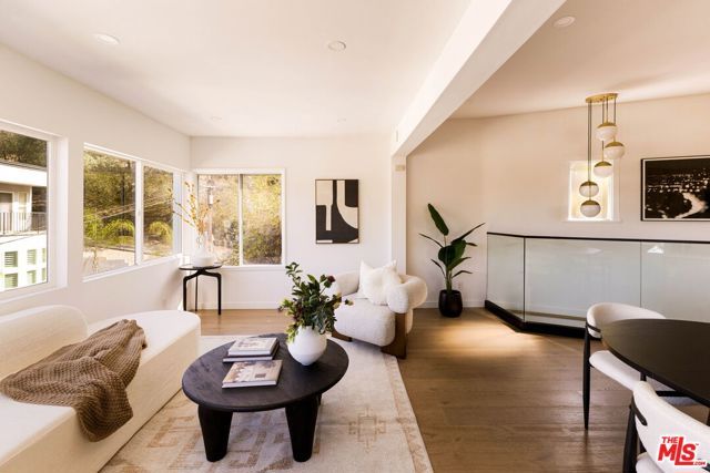 6837 Cahuenga Park Trail, Los Angeles, CA 90068