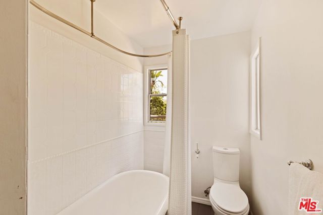 6837 Cahuenga Park Trail, Los Angeles, CA 90068