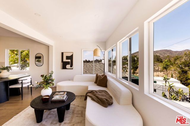 6837 Cahuenga Park Trail, Los Angeles, CA 90068