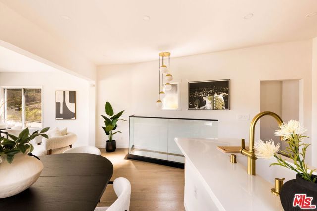 6837 Cahuenga Park Trail, Los Angeles, CA 90068