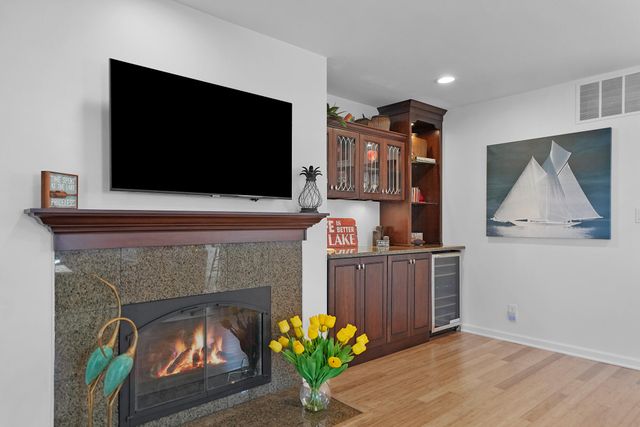 420 W Oselka Drive 212, New Buffalo City, MI 49117