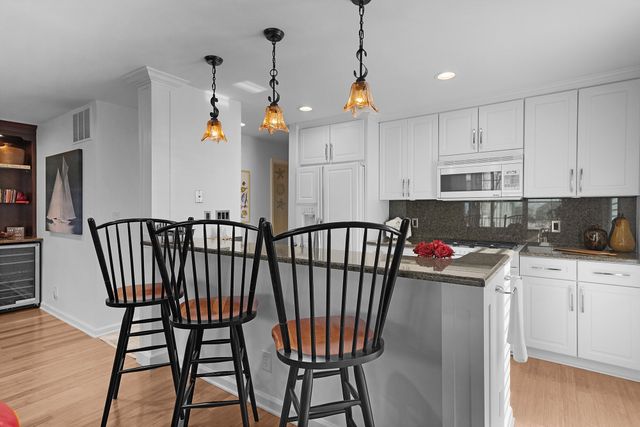 420 W Oselka Drive 212, New Buffalo City, MI 49117