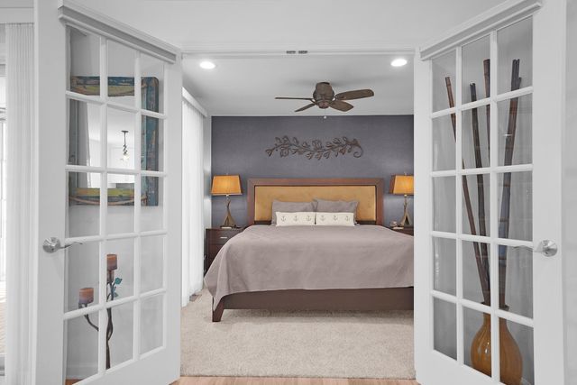 420 W Oselka Drive 212, New Buffalo City, MI 49117