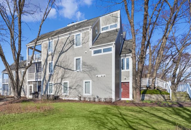 420 W Oselka Drive 212, New Buffalo City, MI 49117