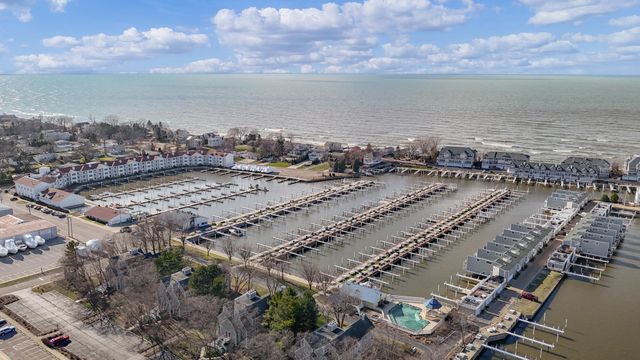 420 W Oselka Drive 212, New Buffalo City, MI 49117