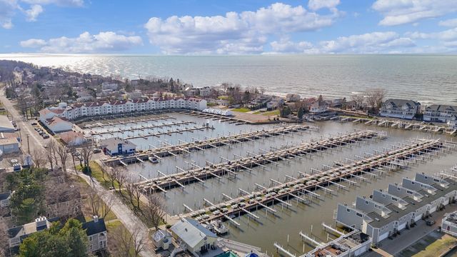 420 W Oselka Drive 212, New Buffalo City, MI 49117