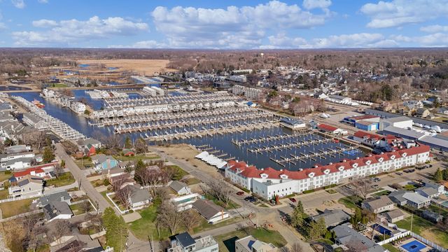 420 W Oselka Drive 212, New Buffalo City, MI 49117