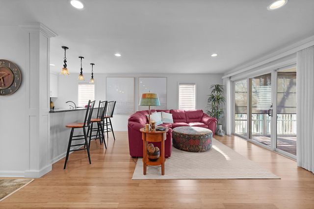 420 W Oselka Drive 212, New Buffalo City, MI 49117