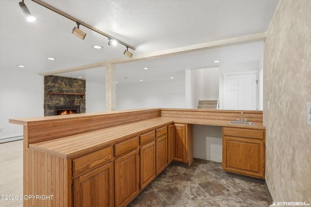 6622 Lakeway Drive, Anchorage, AK 99502